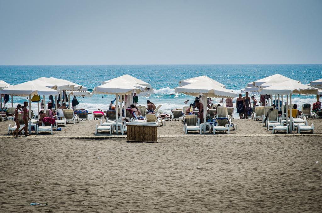 Htp Velika Plaza Ulcinj Hotel Стая снимка