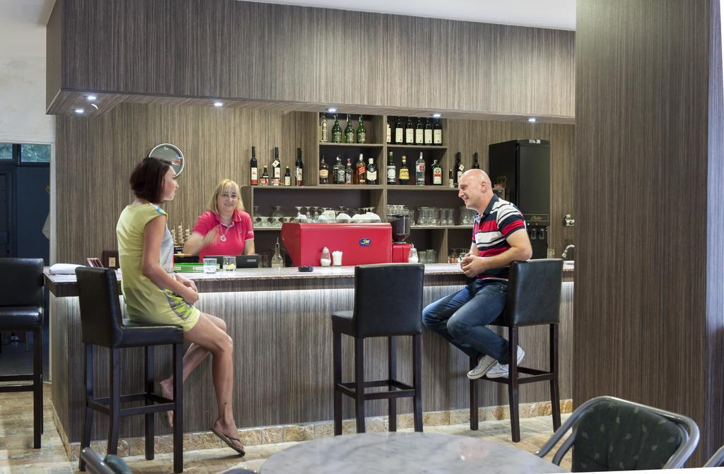Htp Velika Plaza Ulcinj Hotel Стая снимка