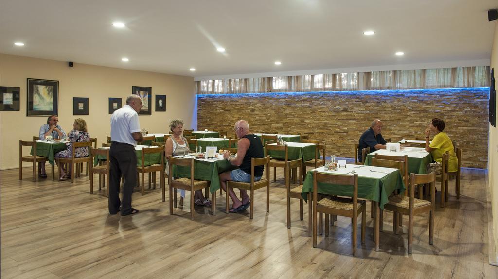 Htp Velika Plaza Ulcinj Hotel Стая снимка