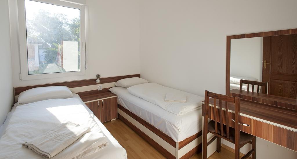 Htp Velika Plaza Ulcinj Hotel Стая снимка