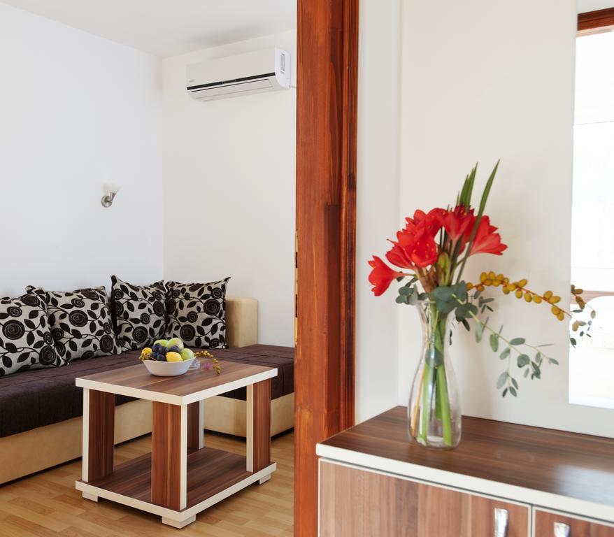 Htp Velika Plaza Ulcinj Hotel Стая снимка