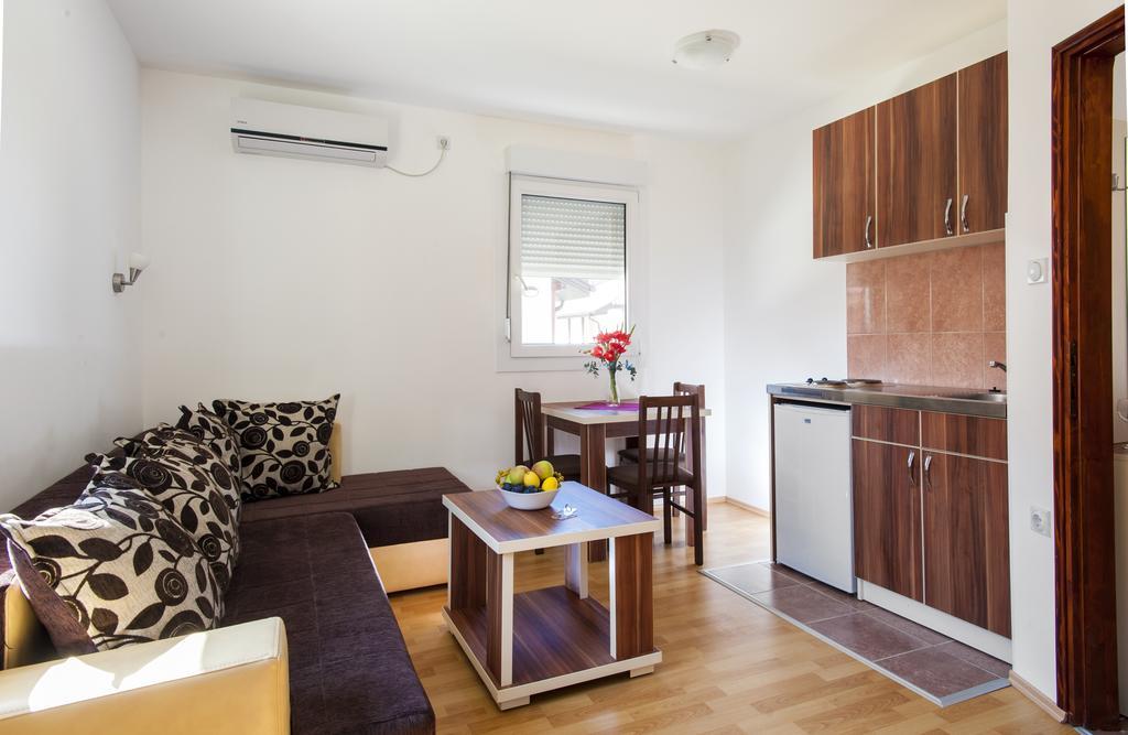 Htp Velika Plaza Ulcinj Hotel Стая снимка