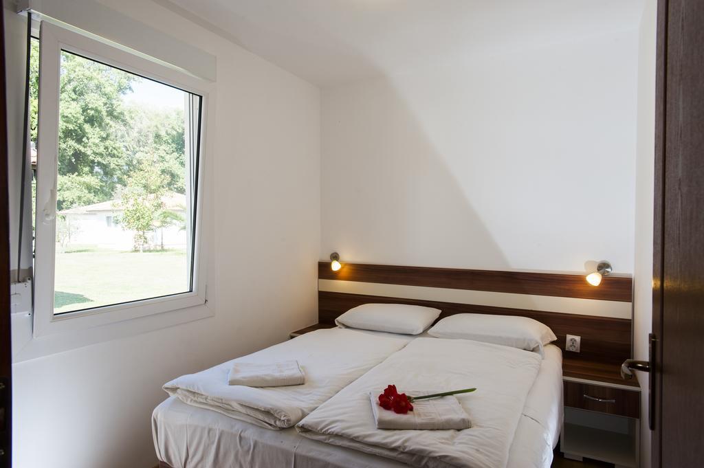 Htp Velika Plaza Ulcinj Hotel Стая снимка
